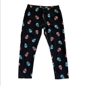 No Boundaries American Skull Black Faded Low Rise Capri Leggings Juniors Small